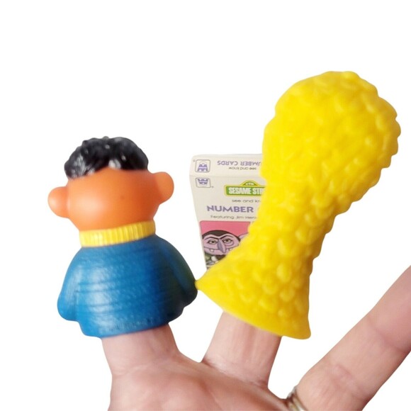 VTG 3 pc LOT Sesame Street Hong Kong Finger Puppet BIG BIRD ERNIE 1978 Cards - Picture 3 of 8